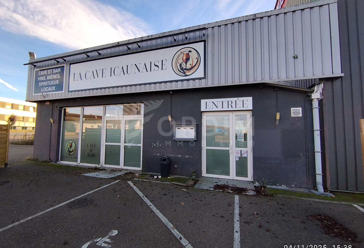 LOCAL COMMERCIAL- 220M² - EMPLACEMENT N°1 -  53 AVENUE JEAN MERMOZ — photo 1