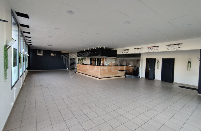 LOCAL COMMERCIAL- 220M² - EMPLACEMENT N°1 -  53 AVENUE JEAN MERMOZ — photo 5