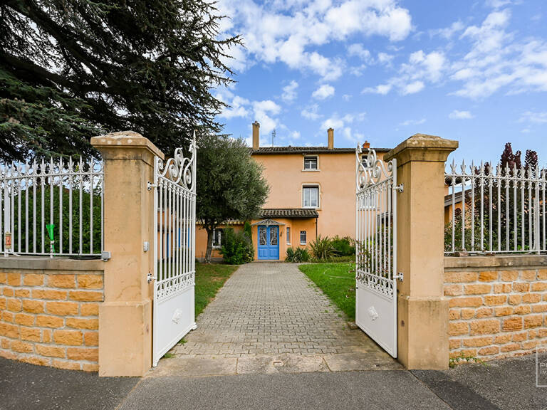 Arnas Maison bourgeoise de 262M²  sur beau terrain avec piscine — photo 1