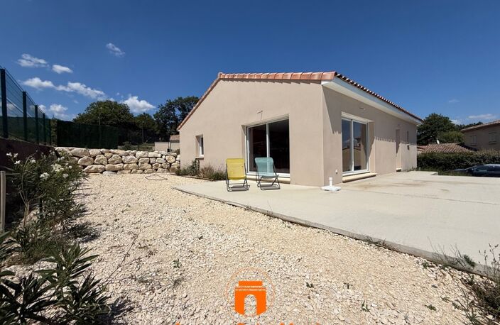 Villa — photo 2