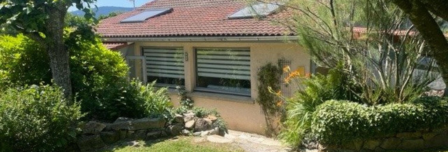 Maison 8 Pièces 133 m² à vendre à Saint-Genès-Champanelle (63122)