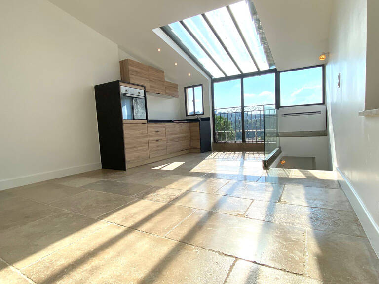 EXCLUSIVITE - BIOT VILLAGE - APPARTEMENT DUPLEX ENTIEREMENT — photo 1