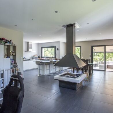 Maison 5 pièces 574750 €