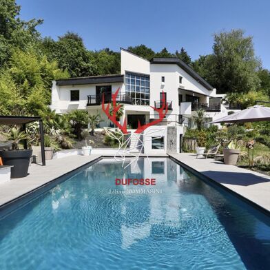 Maison 7 pièces 1698000 €