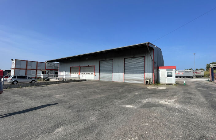 Vente ensemble immobilier, bâtiment de 700 m2 + pavillon sur — photo 5