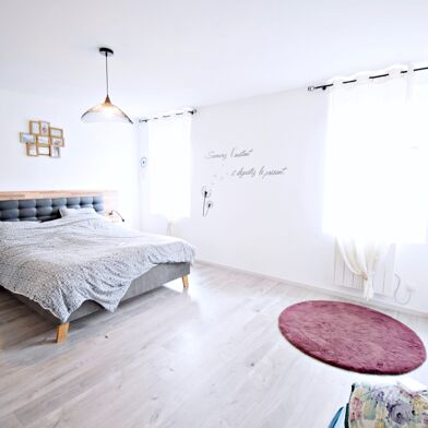 Appartement 5 pièces 180000 €