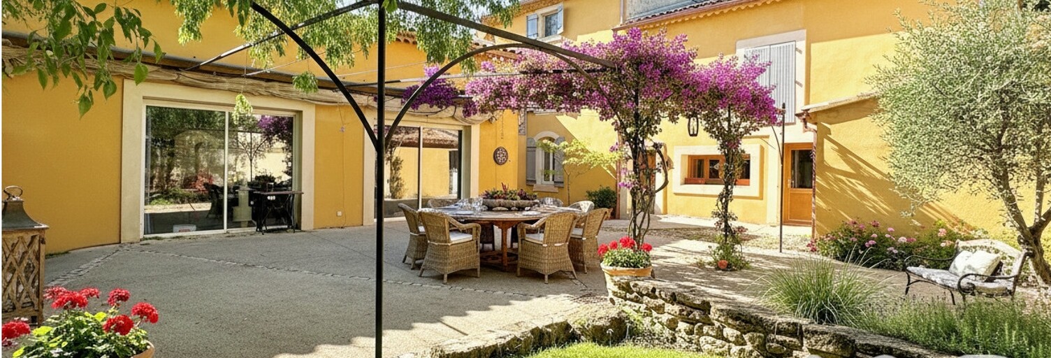 Maison 10 Pièces 300 m² à vendre à Camaret-sur-Aigues (84850)