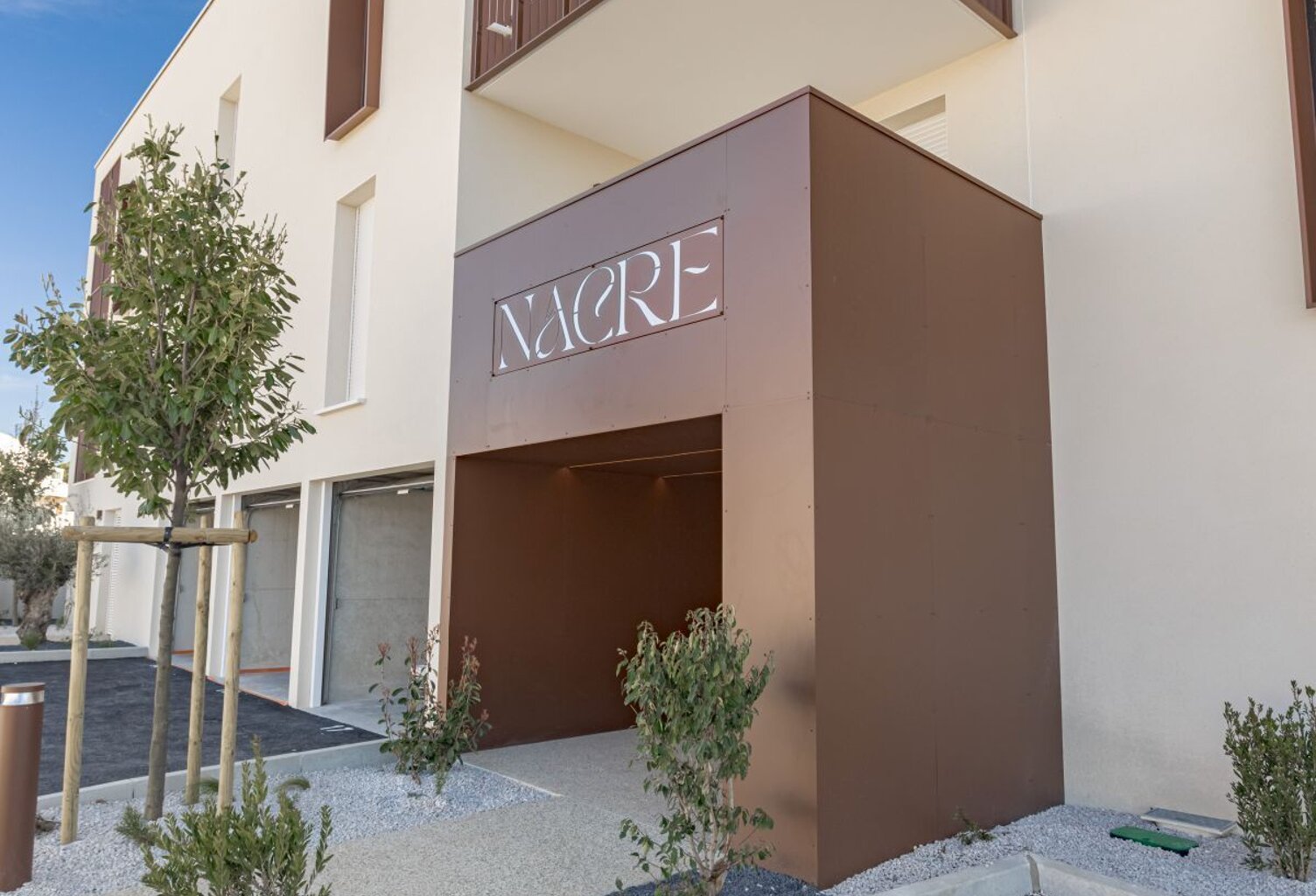 Nacre — photo 1