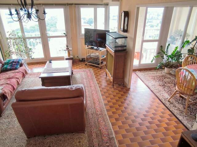 À vendre : Charmant T3 à Nîmes, avenue Jean Jaurès — photo du bien