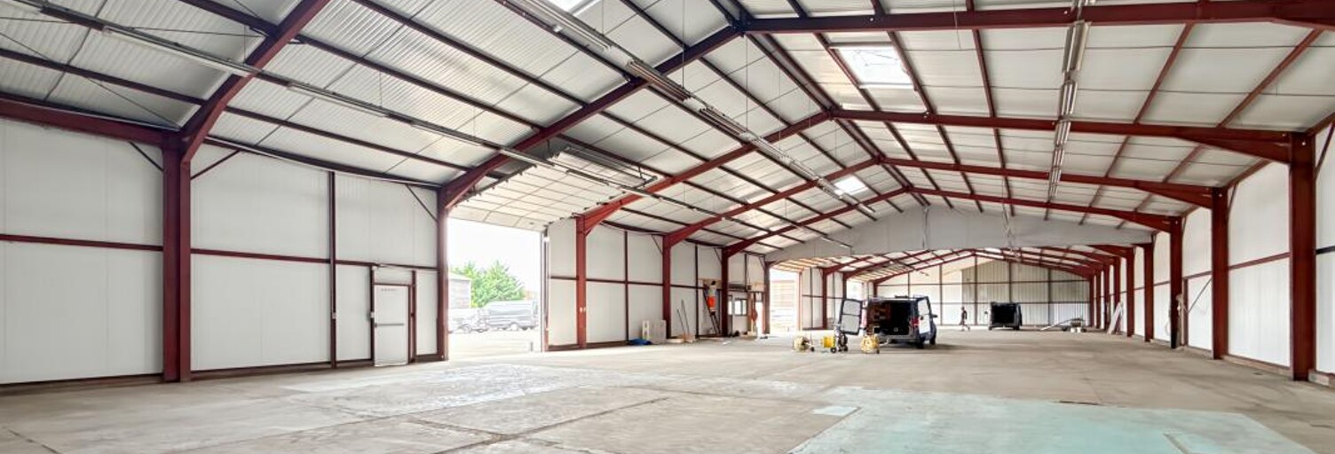 Local industriel  1040 m² à louer à Chaingy (45380)