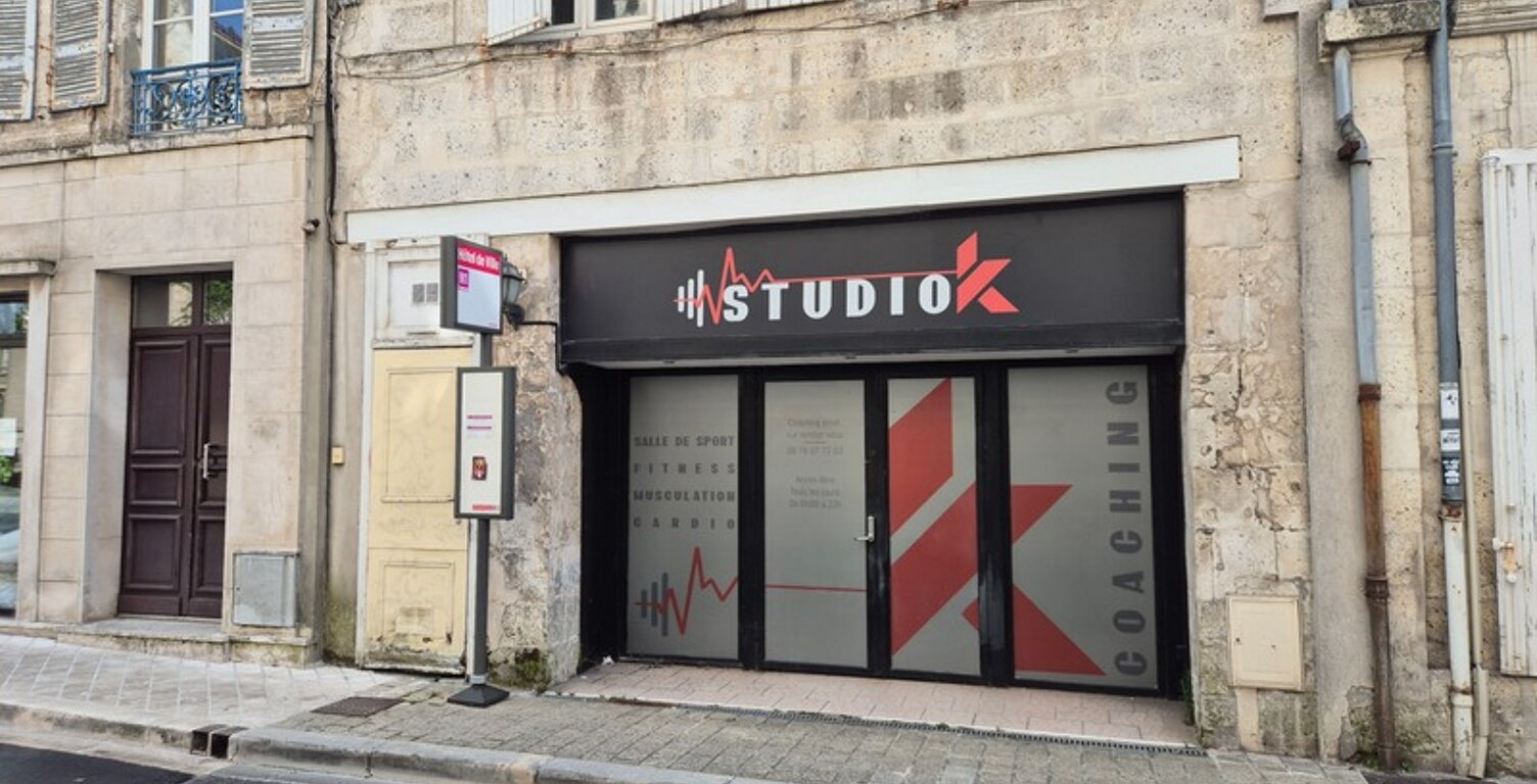Local Commercial, 220 m2, face hôtel deVille — photo 1