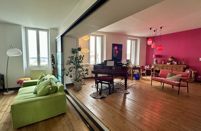 À VENDRE – BARBEZIEUX-SAINT-HILAIRE (16) – Propriété de caractère - cœur de ville — photo 3