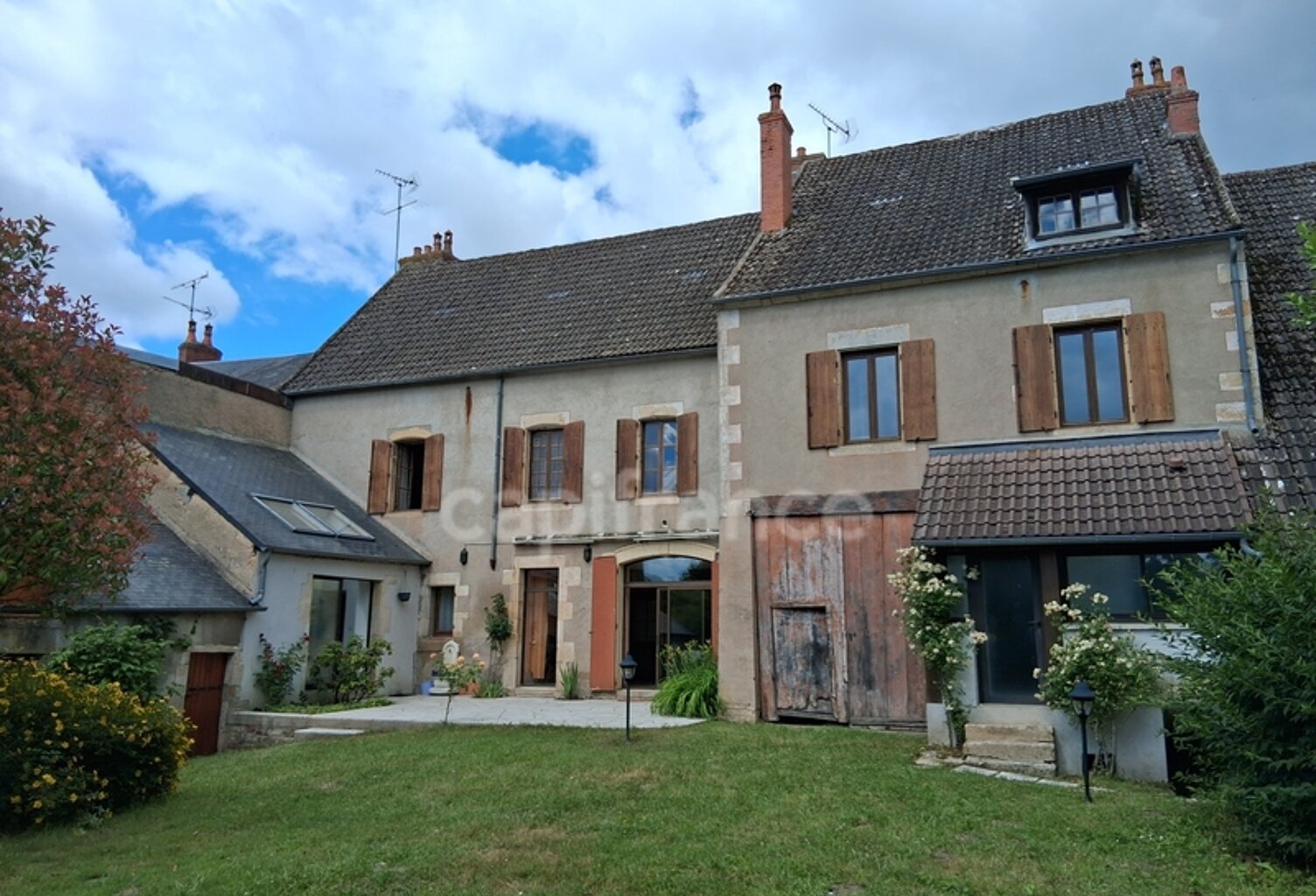 Maison à vendre 12 pièces SAINT SAULGE (58) — photo 1