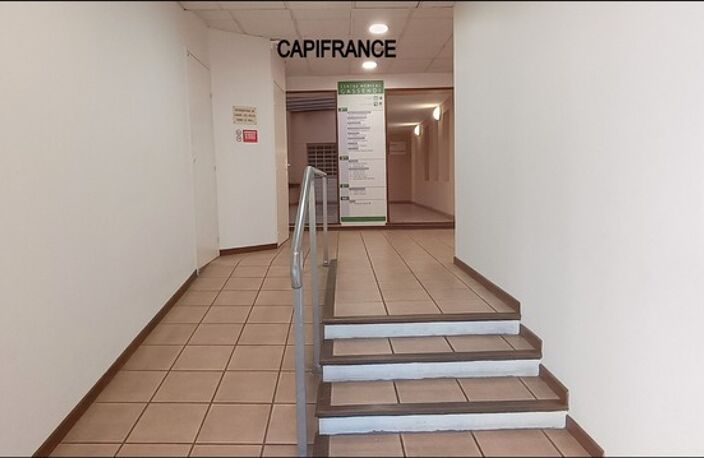 Local/bureau professionnel à louer DIGNE LES BAINS (04) — photo 4