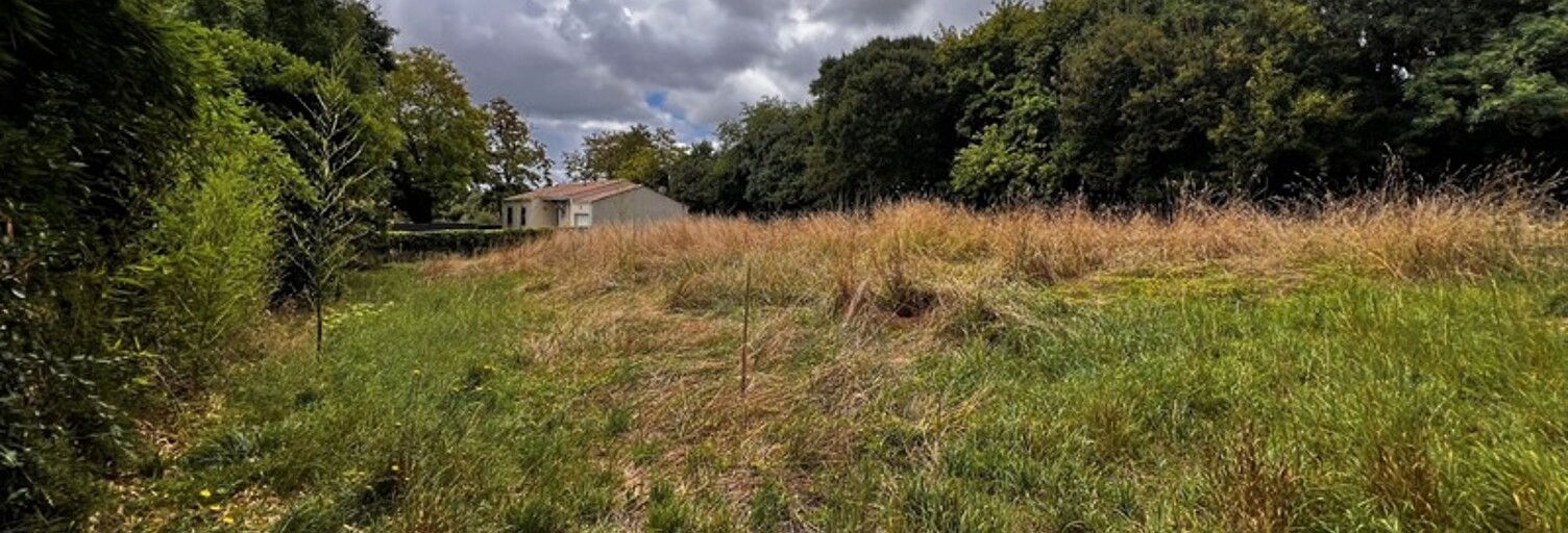 Terrain  780 m² à vendre à Genouillé (17430)