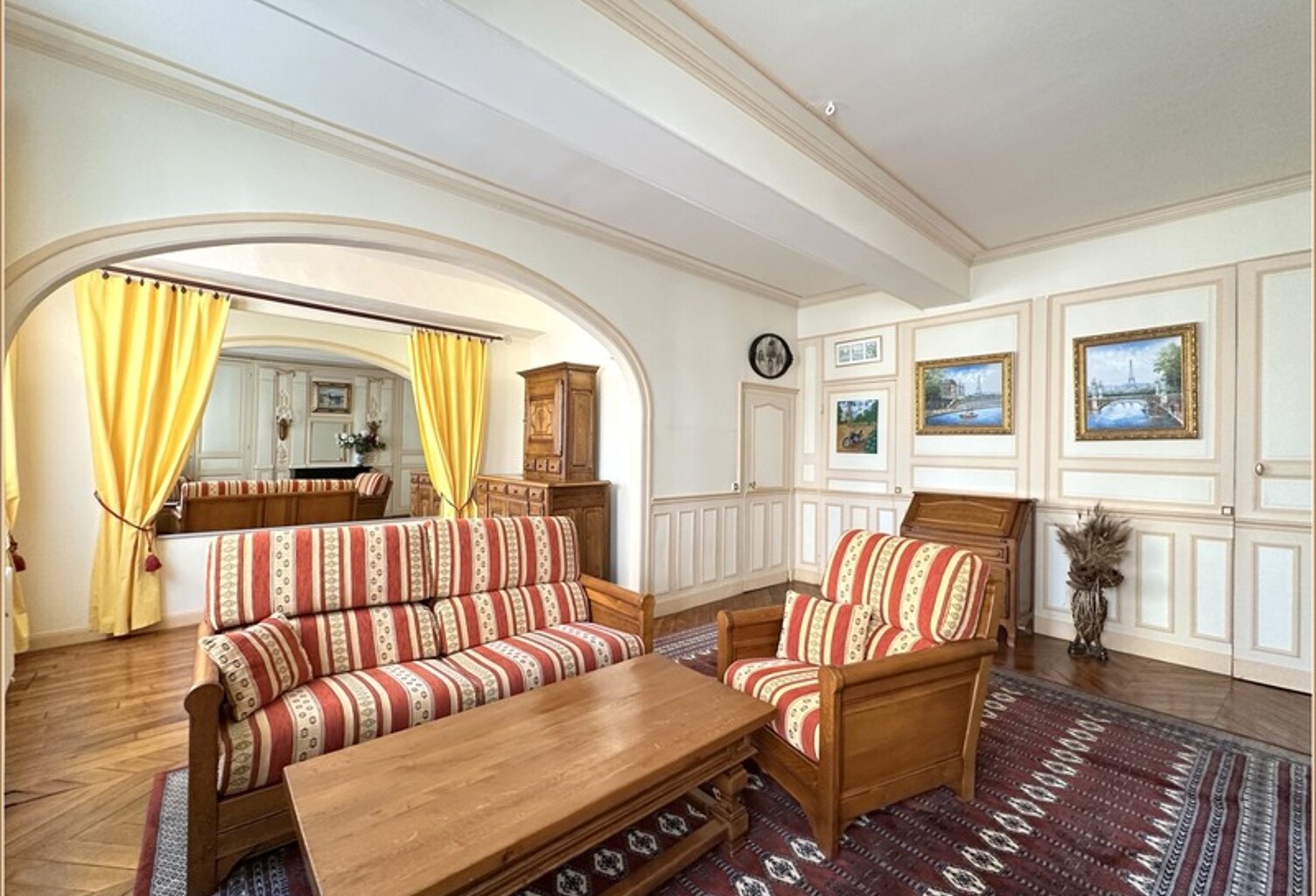 Exceptionnelle maison de ville à Courville : 250m², 6 chambres & piscine Intérieure – À 15 min de Chartres — photo 1