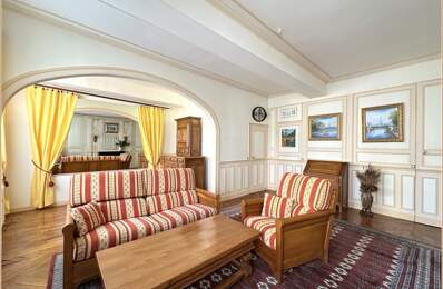 Exceptionnelle maison de ville à Courville : 250m², 6 chambres & piscine Intérieure – À 15 min de Chartres — photo du bien