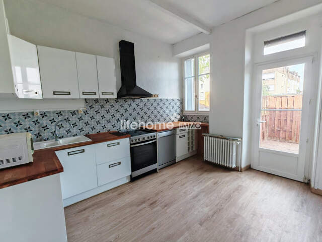 Grande maison de ville, jardin, garage, cave — photo du bien