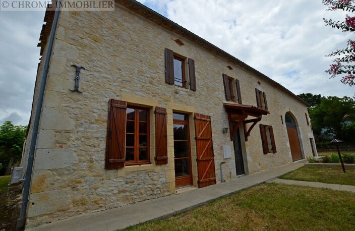 Imposante maison en pierre — photo 2
