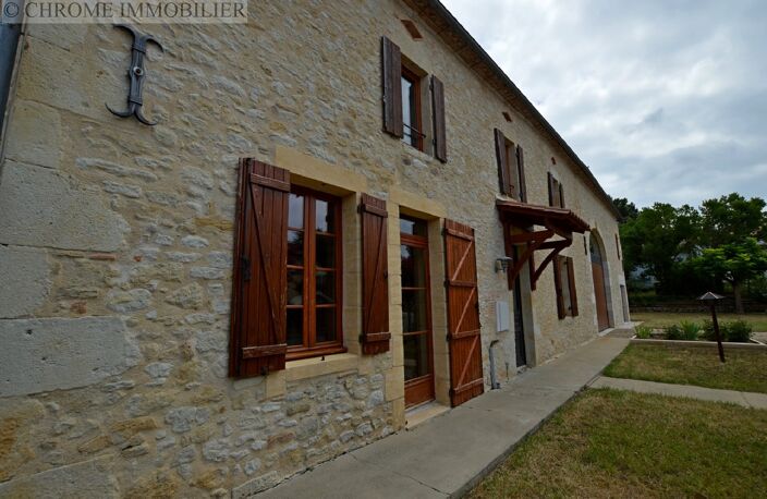 Imposante maison en pierre — photo 3