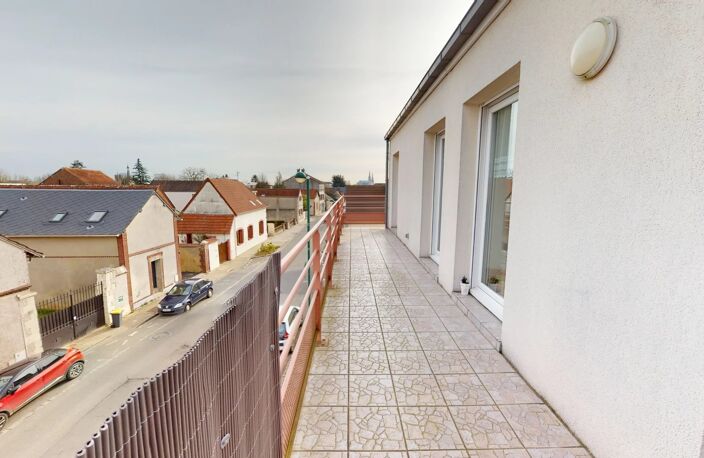 A LOUER Appartement 3 pièces CHARTRES-MAINVILLIERS — photo 2