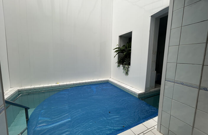 MAISON de ville. 8 piéces 268m2. — photo 4