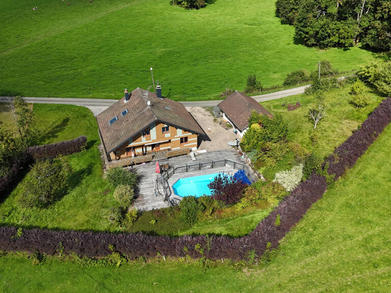 LES ECORCES - GRANDE MAISON AVEC PISCINE — photo 1