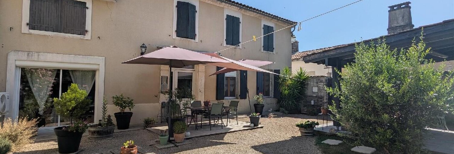 Maison 5 Pièces 170 m² à vendre à Salignac-sur-Charente (17800)