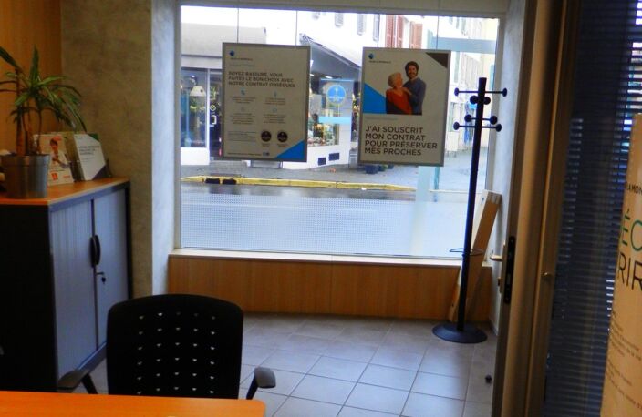 Local commercial — photo 2
