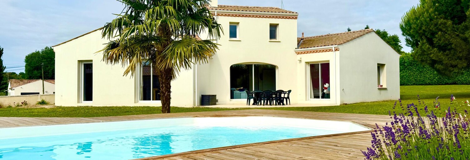 Maison 6 Pièces 158 m² à vendre à Saint-Simon-de-Bordes (17500)