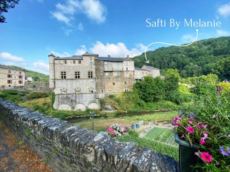 Maison avec dependance dans un joli village Medieval — photo 1