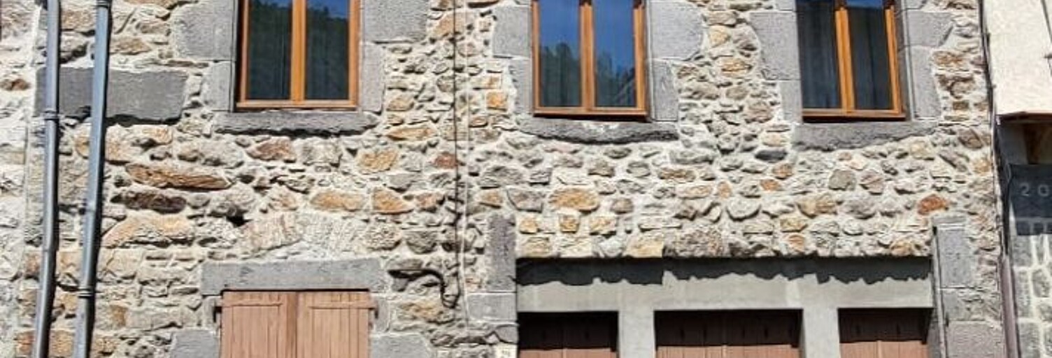 Maison 5 Pièces 120 m² à vendre à Ferrières-Saint-Mary (15170)