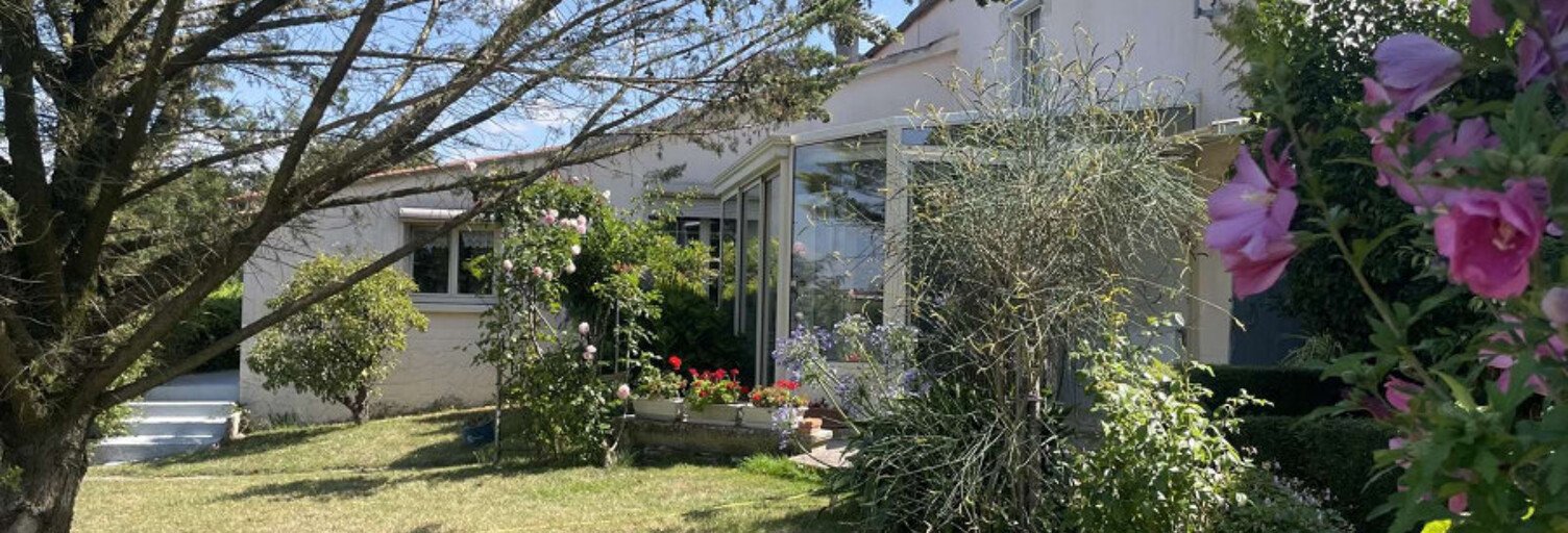 Maison 9 Pièces 197 m² à vendre à Terval (85120)