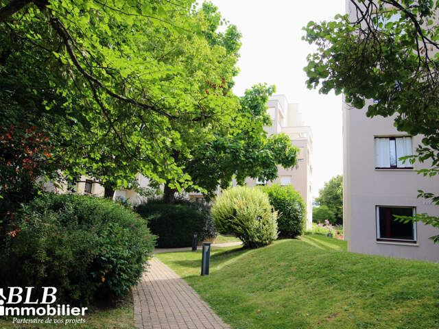 78180 MONTIGNY-LE-BRETONNEUX Bel appartement 2 pièces à VEND — photo du bien