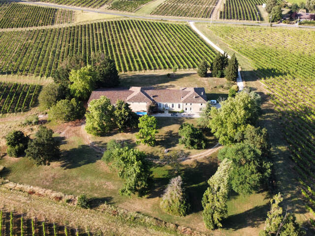 Authentique Chartreuse de Charme de 400 m2 et dépendances — photo du bien