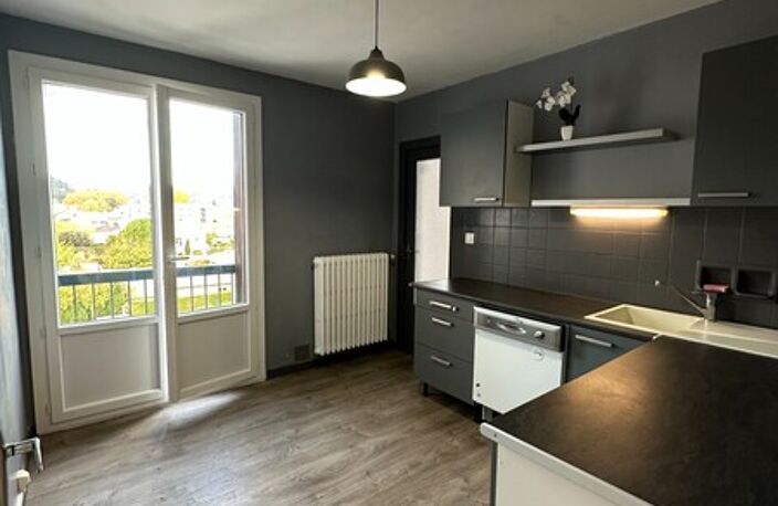 T3 — photo 3