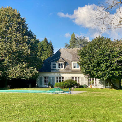 Maison 8 pièces 572400 €