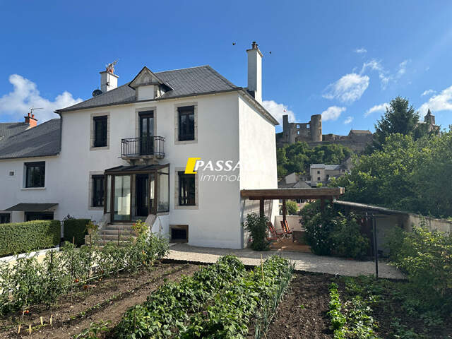 A VENDRE - Maison d'habitation avec cour, jardin et studio - BERTHOLENE — photo du bien