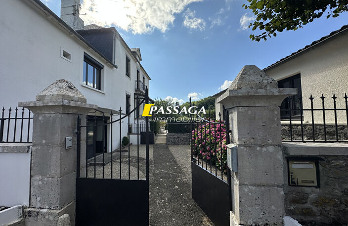 A VENDRE - Maison d'habitation avec cour, jardin et studio - BERTHOLENE — photo 2