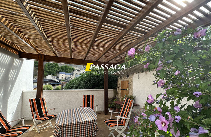 A VENDRE - Maison d'habitation avec cour, jardin et studio - BERTHOLENE — photo 3
