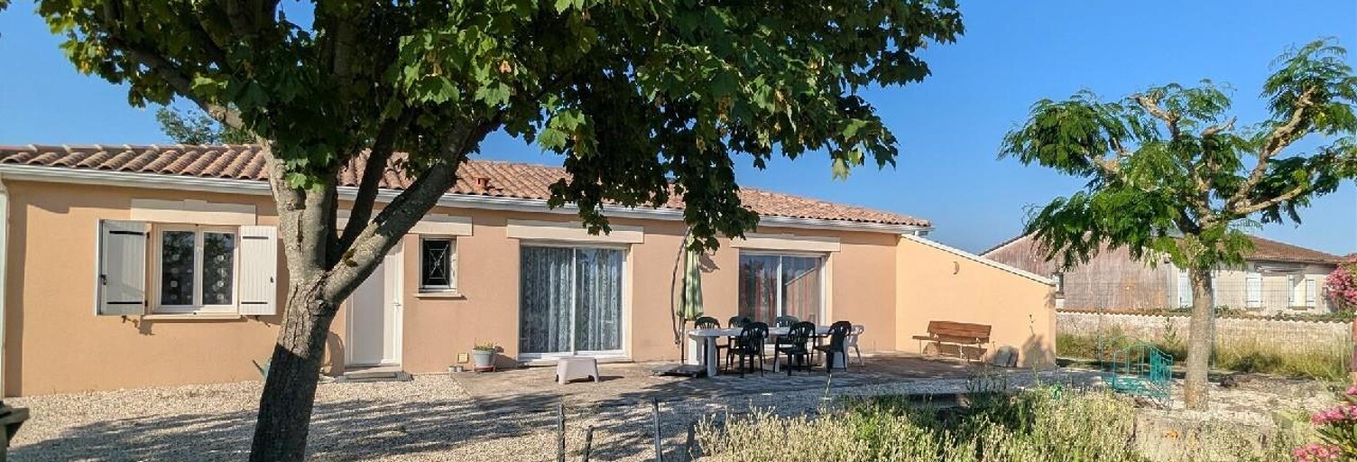 Maison 5 Pièces 139 m² à louer à Nercillac (16200)