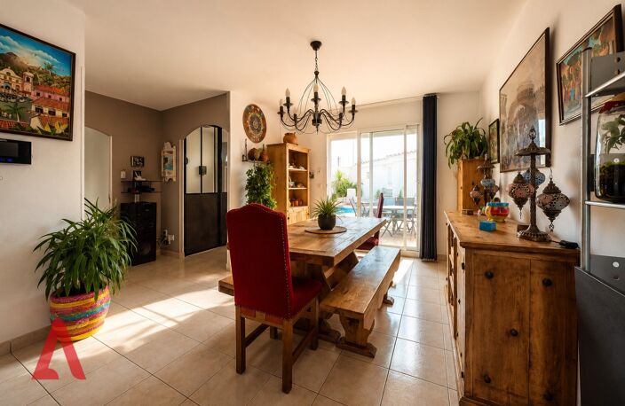 Coup de cur à Margon : villa avec piscine, jardin et logement indépendant  315 000  — photo 2
