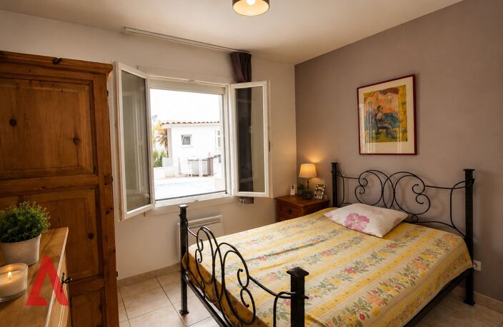 Coup de cur à Margon : villa avec piscine, jardin et logement indépendant  315 000  — photo 4