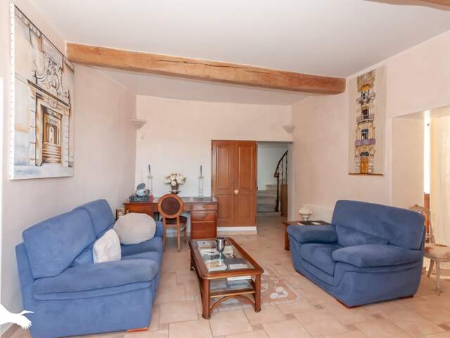 Maison en pierre de 11 pièces principales — photo du bien