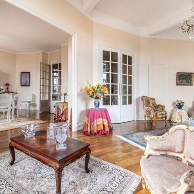 Appartement 8 pièces 359600 €