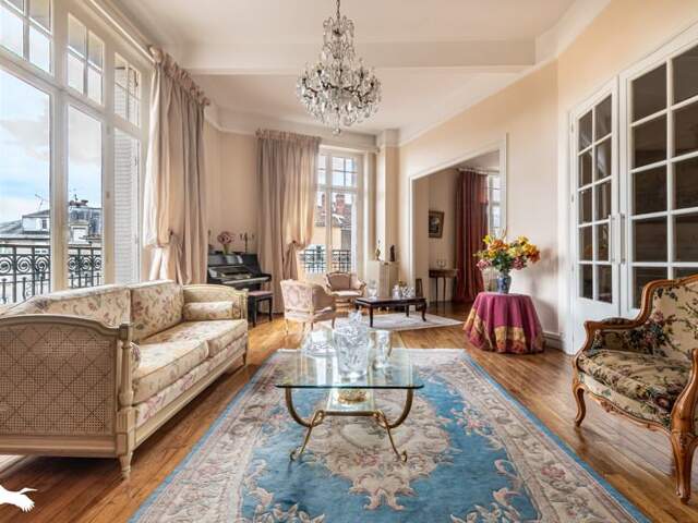 Appartement de 8 pièces principales — photo du bien