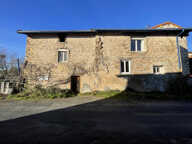 Maison en pierre à rénover avec jardin — photo 2