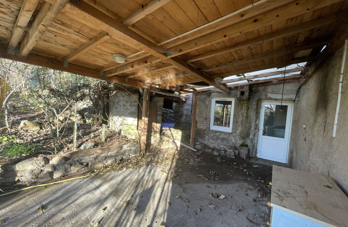 Maison en pierre à rénover avec jardin — photo 4