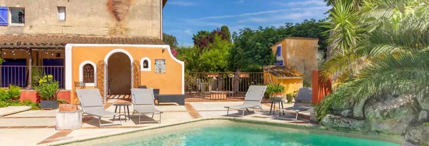 Maison 12 Pièces 309 m² à vendre à Arles (13200)