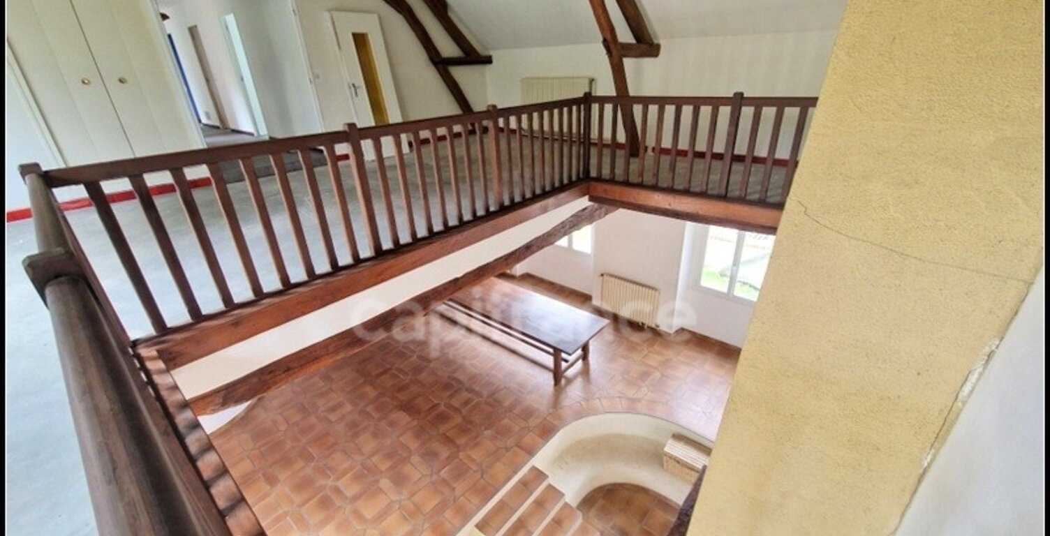 Maison  6 pièces, 6 Chambres, salon/salle à manger 72m2, 2 salles de bains, terrain 1247 M2 MALAY LE GRAND (89) — photo 1
